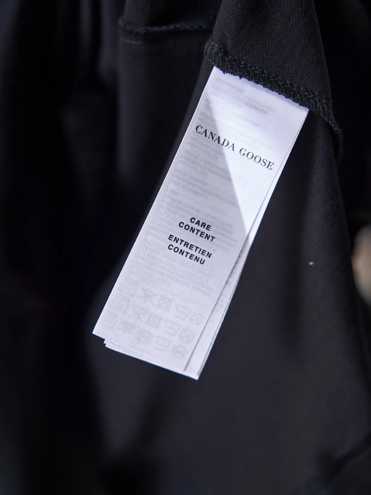 【 】Canada Goose/ T 【In Stock】S M L XL ： ， ， ， Breathable ， ， ， 、 ， ， ， ， 。 ： ， （ ）， ， ， ； ， Wear-Resistant ， 、 。 1： ， ， ， 、 ， 。 2： 、 ， ， 、 。